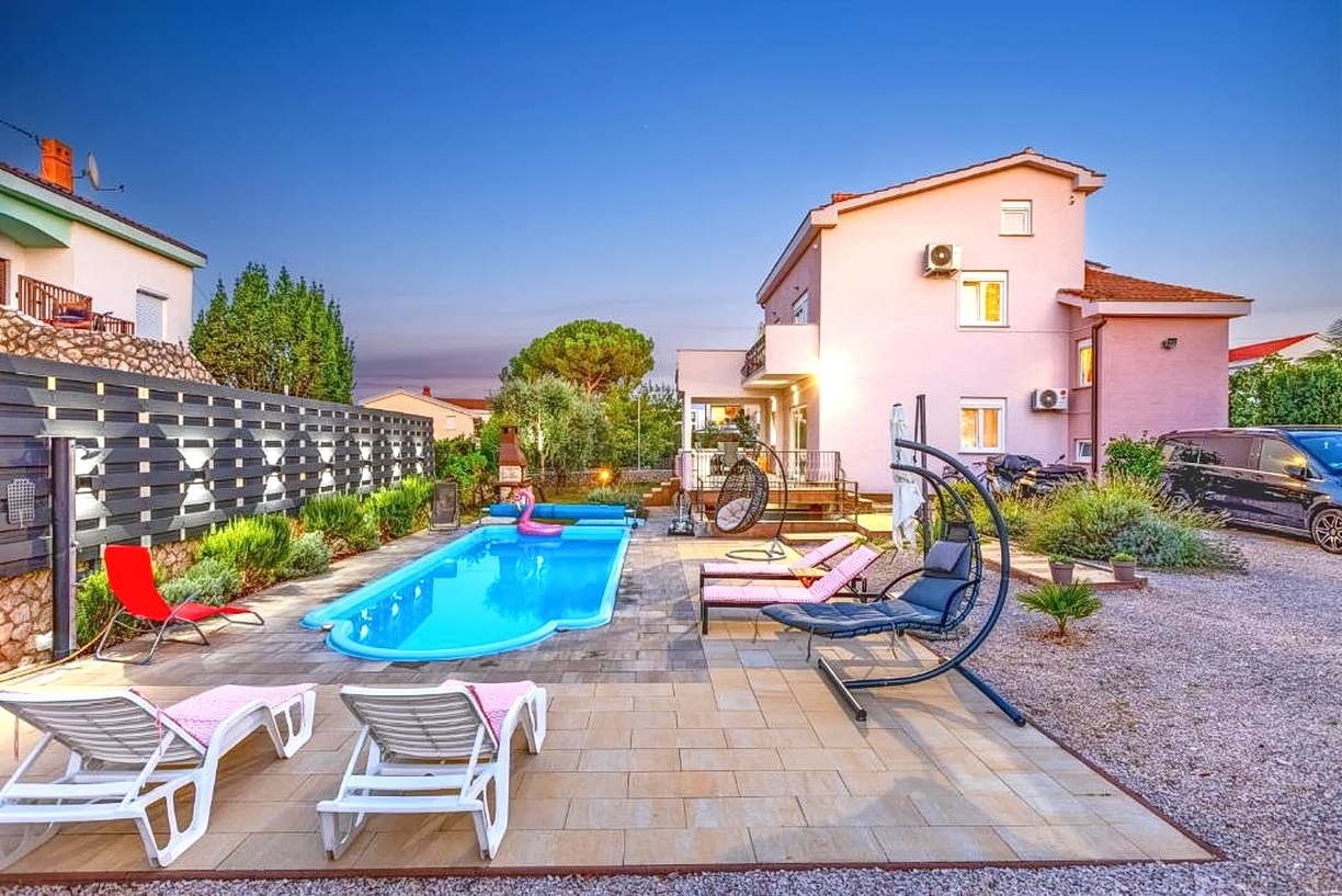 5 bedroom villa in Malinska-Dubašnica, Croatia – 103742