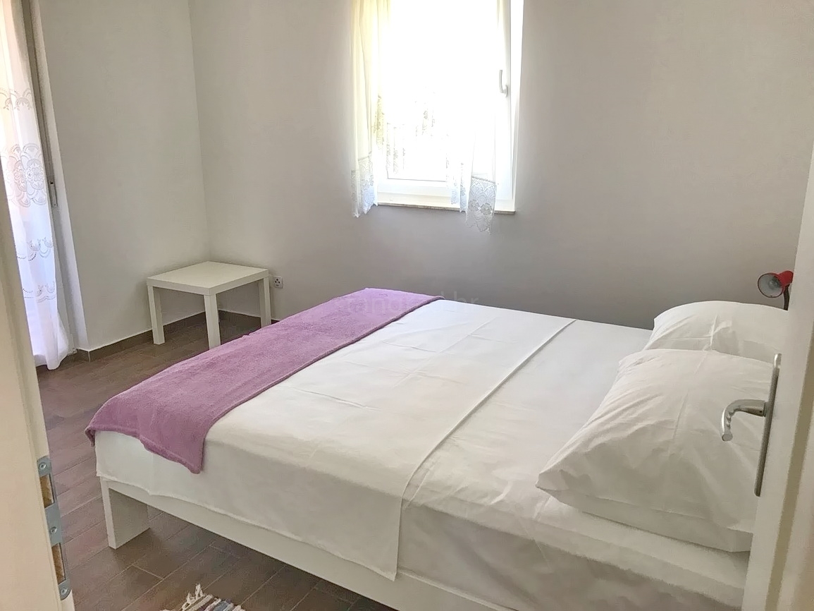 2 bedroom apartment in Dobrinj, Croatia – 103739