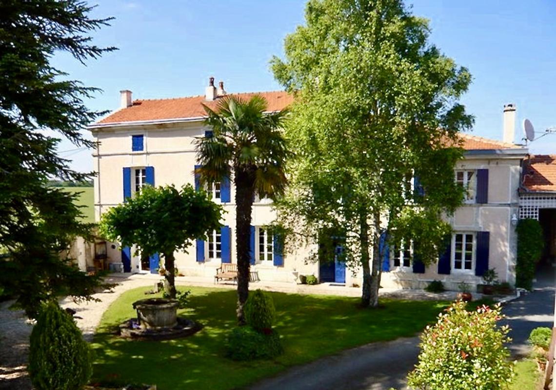 12 bedroom manoir in Nere, Charente-Maritime, France