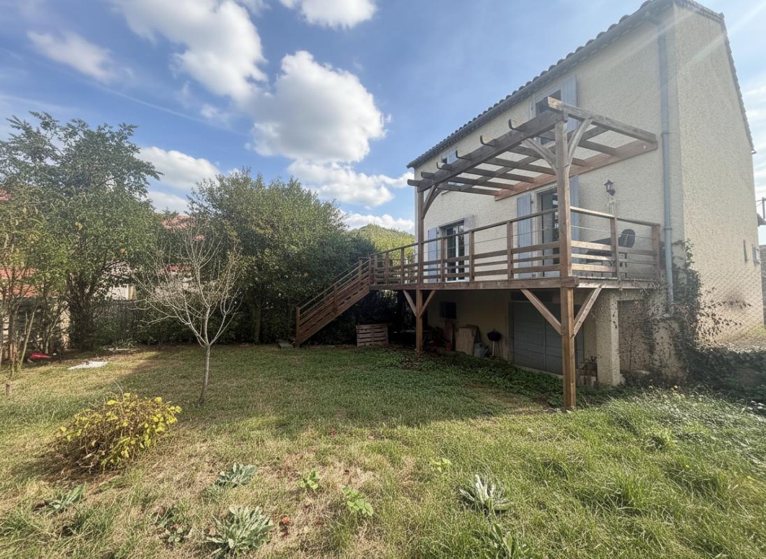 3 bedroom maison de village in Douelle, Lot, France