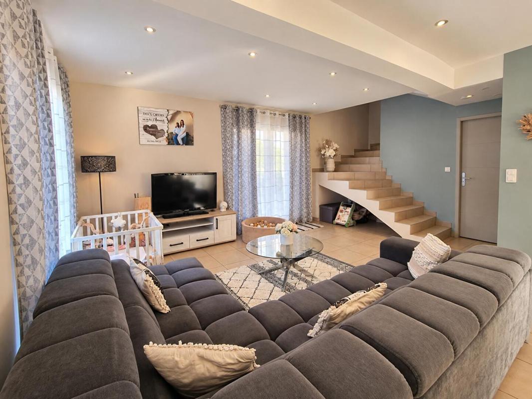 3 bedroom maison in Pierrerue, Hérault, France