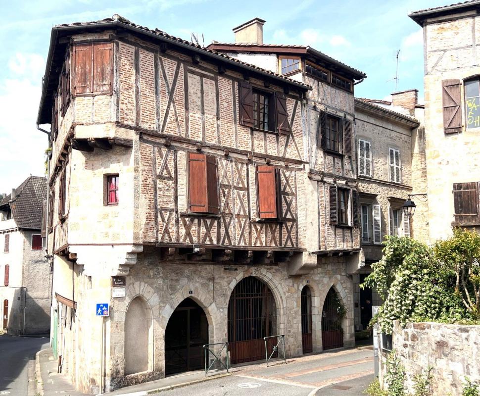 4 bedroom duplex/triplex in Figeac, Lot, France