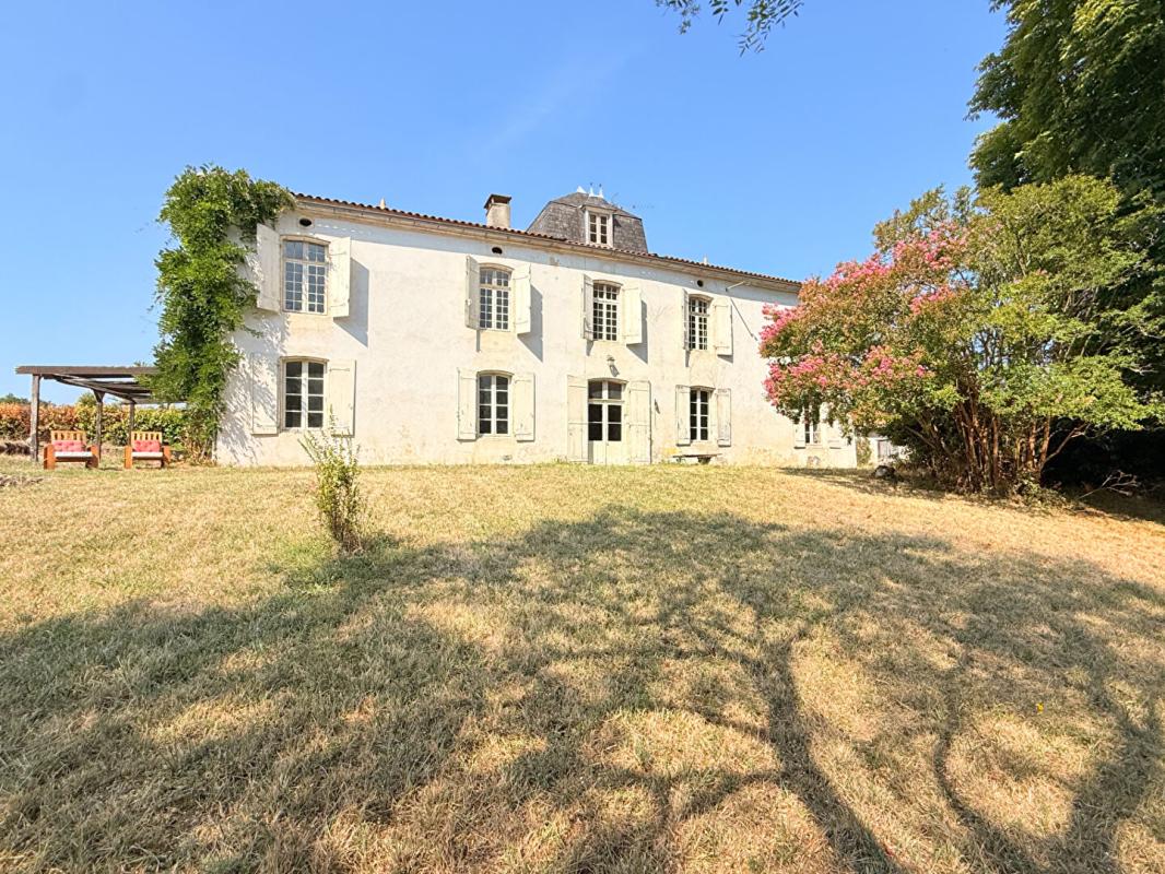 9 bedroom demeure in Chalais, Charente, France