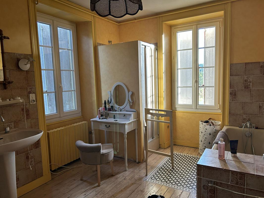4 bedroom maison in Brizambourg, Charente-Maritime, France