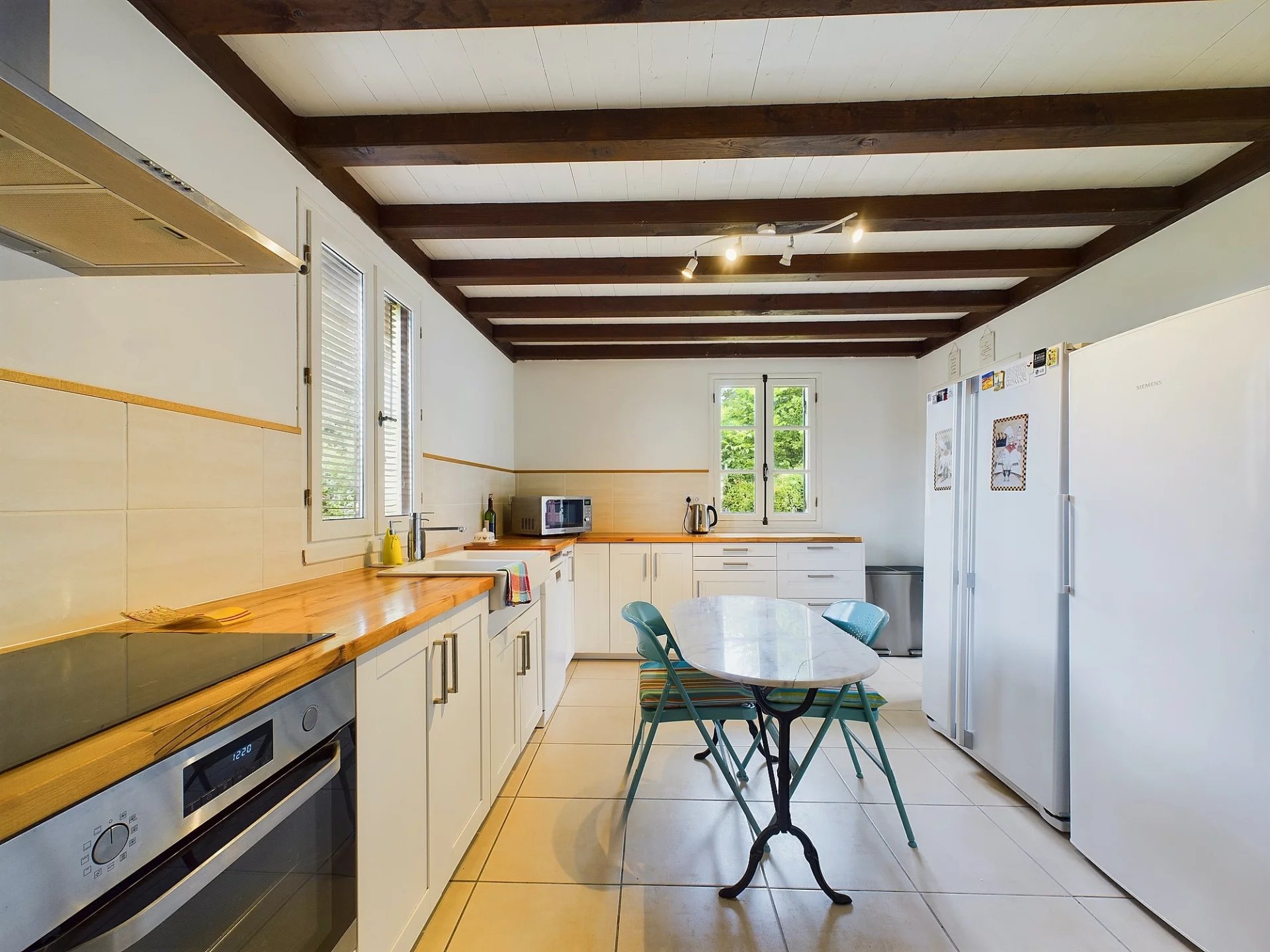 Four bedroom property with guest cottage, pool, barn and panoramic views, Nouvelle-Aquitaine – France – BVI76320