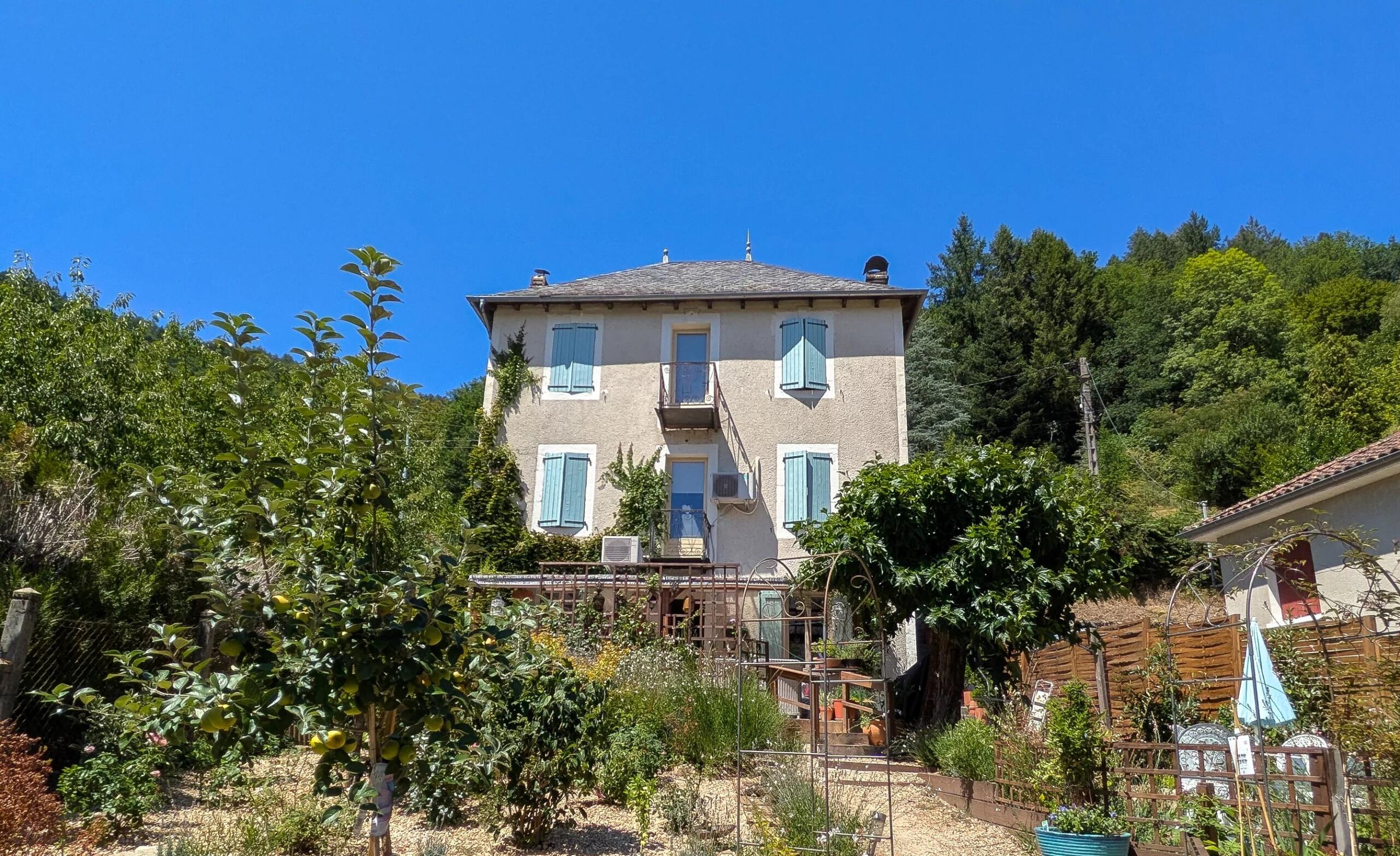 Turnkey house – three bedroom, three bathroom – garden & garage, Occitanie – France – BVI84492