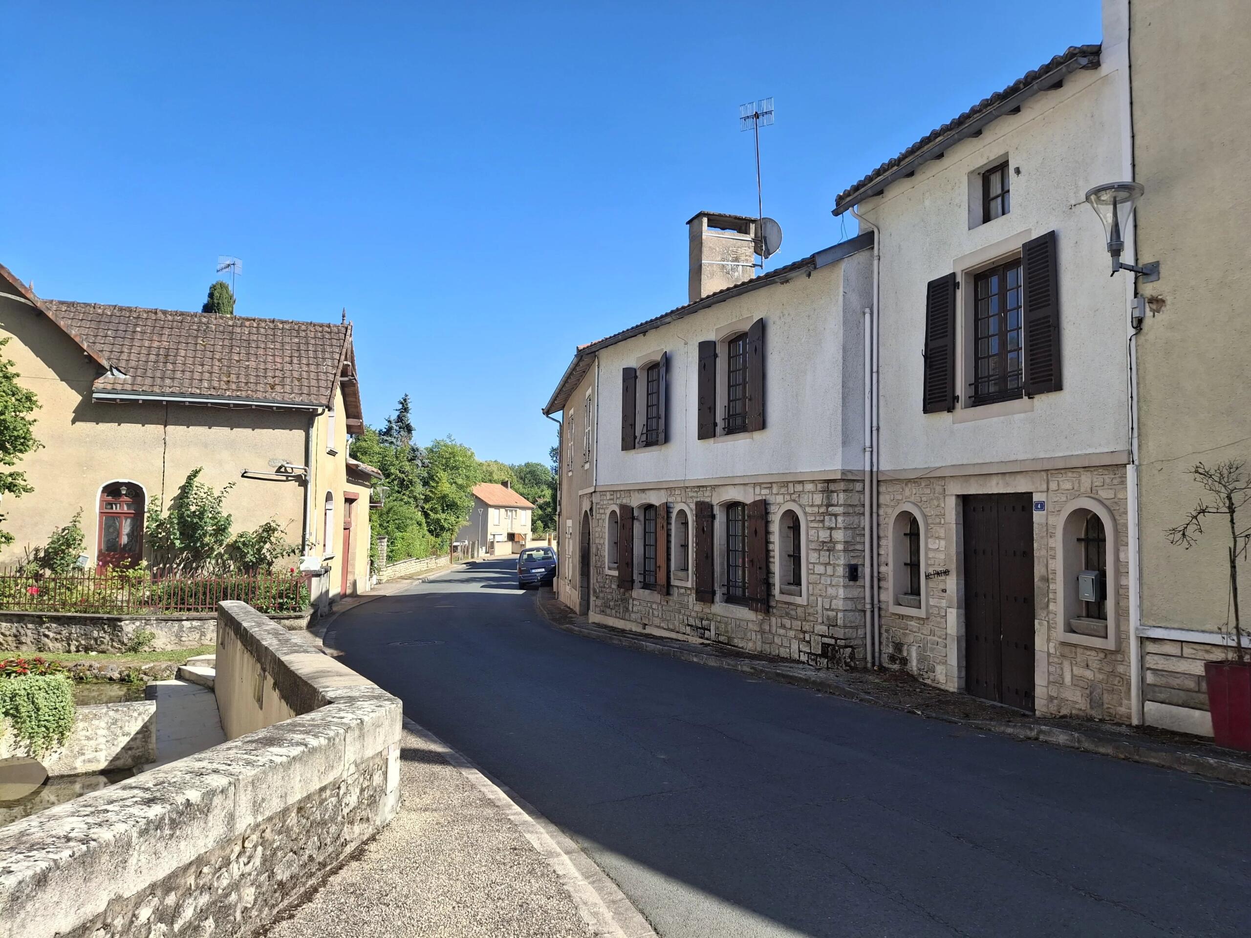 A tale of two halves – Substantial property with potential for multi-generational living, Nouvelle-Aquitaine – France – BVI84886