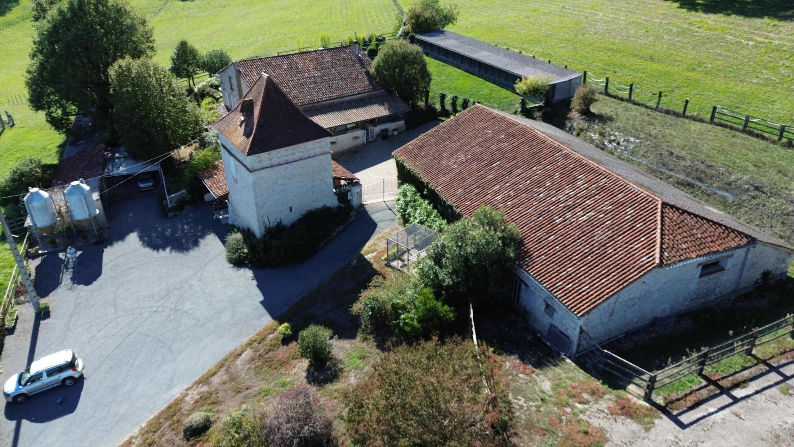 Equestrian property with 56 acres of land, Nouvelle-Aquitaine – France – BVI87727