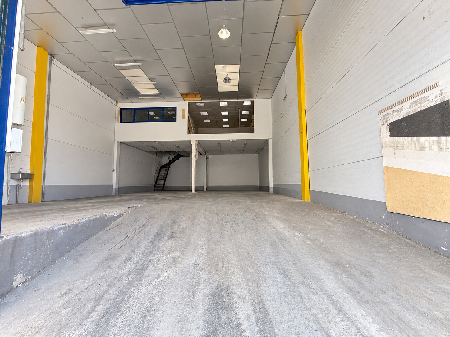 Store Room in San Pedro De Alcantara, Malaga, Spain – 428-05766P