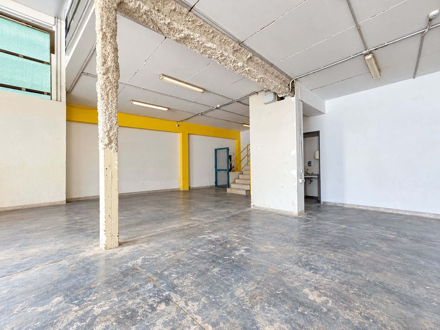 Store Room in San Pedro De Alcantara, Malaga, Spain – 428-05766P
