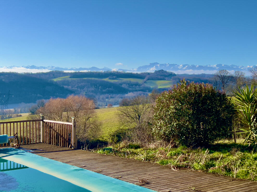 COUNTRY HOUSE + GITE + POOL WITH MAJESTIC MOUNTAIN VIEWS IN PRIVATE SETTING NEAR BOULOGNE-SUR-GESSE (31)