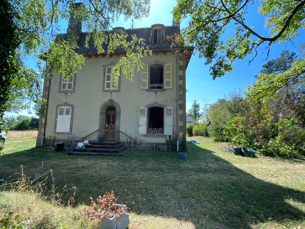 9 bedroom demeure in Teissieres De Cornet, Cantal, France