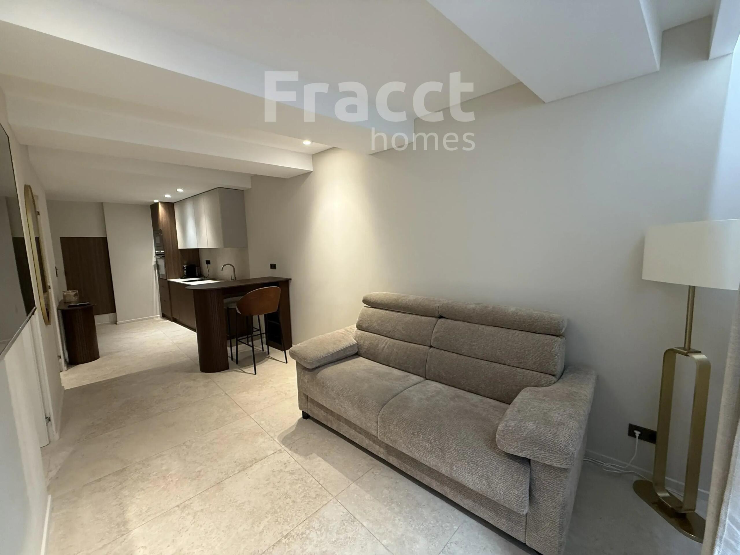 Apartment in Menton, Alpes-Maritimes, France – 87487151
