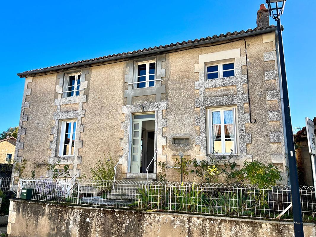 2 bedroom maison en pierres in Le Vigeant, Vienne, France