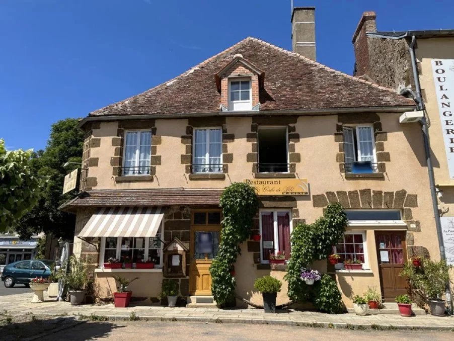 Restaurant and two apartments, Centre-Val de Loire – France – BVI61495