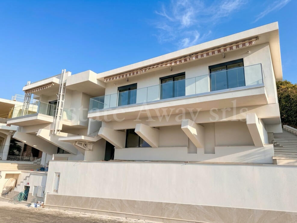 SW1344 Prestigious Modern Villa with Sea View and Sun Terrace – 220 sq m Renovated