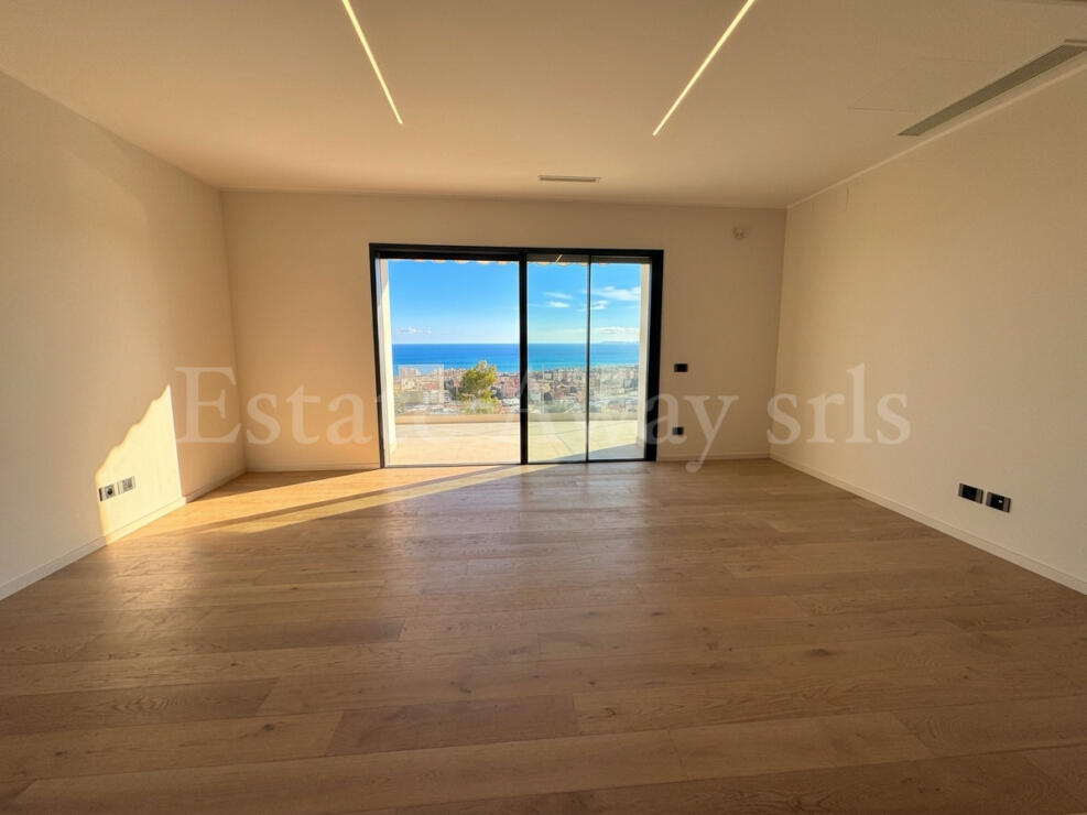 SW1344 Prestigious Modern Villa with Sea View and Sun Terrace – 220 sq m Renovated