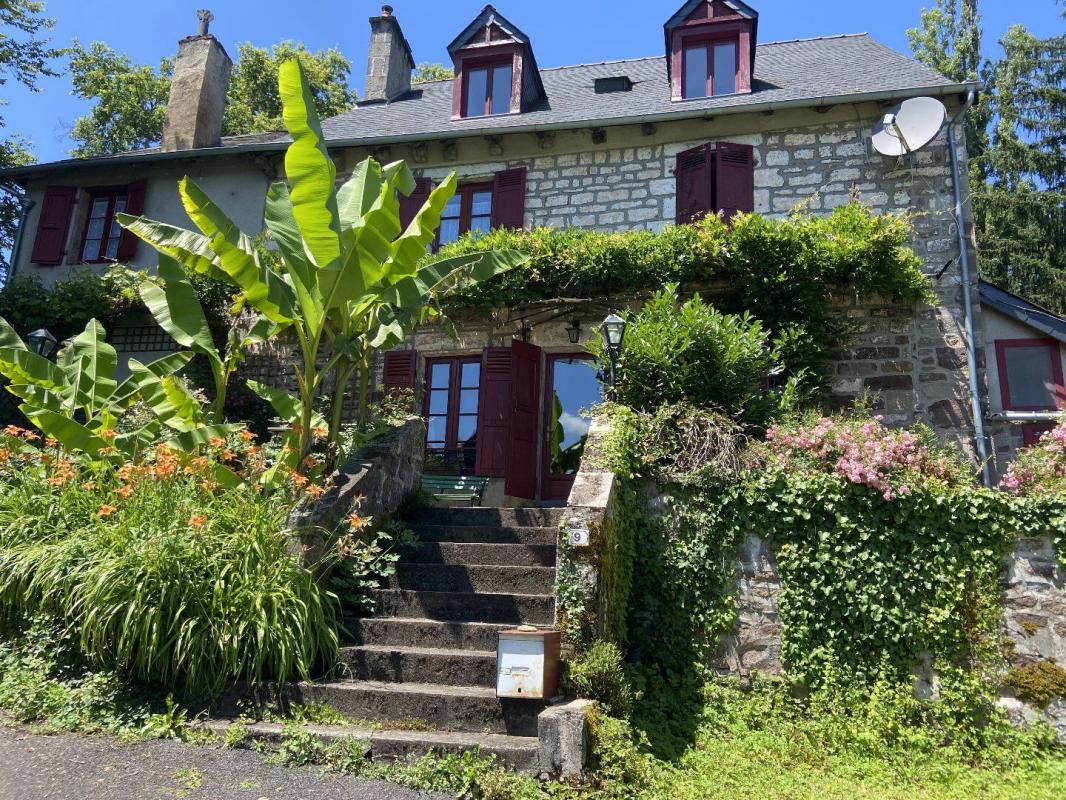5 bedroom maison en pierres in Saint Bonnet La Riviere, Corrèze, France