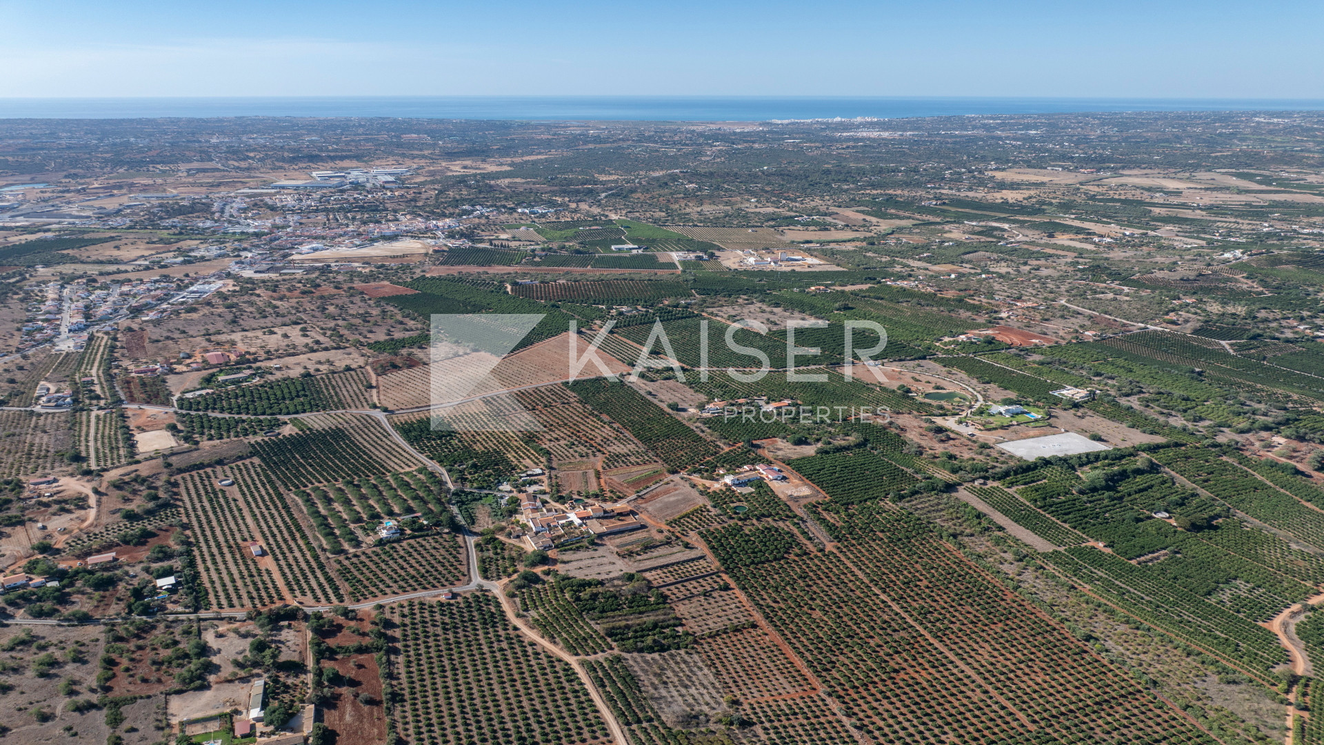 Plot house in Algoz, Portugal – KP1380