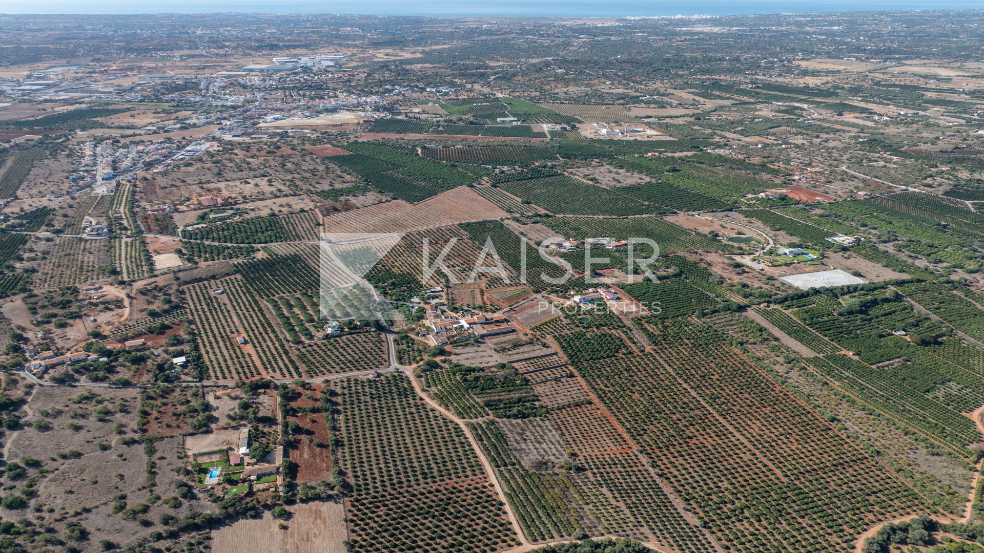 Plot house in Algoz, Portugal – KP1380