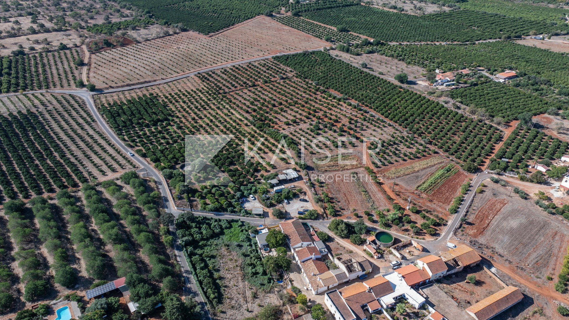 Plot house in Algoz, Portugal – KP1380