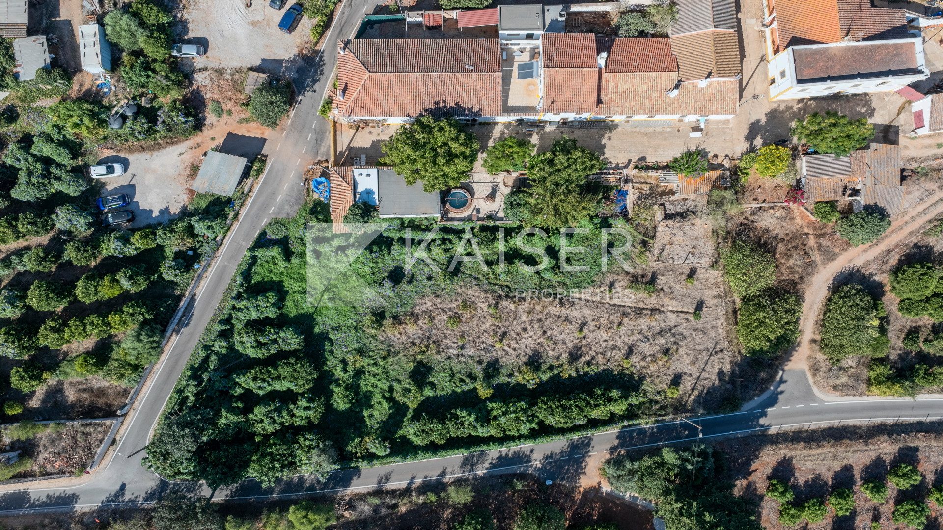 Plot house in Algoz, Portugal – KP1380