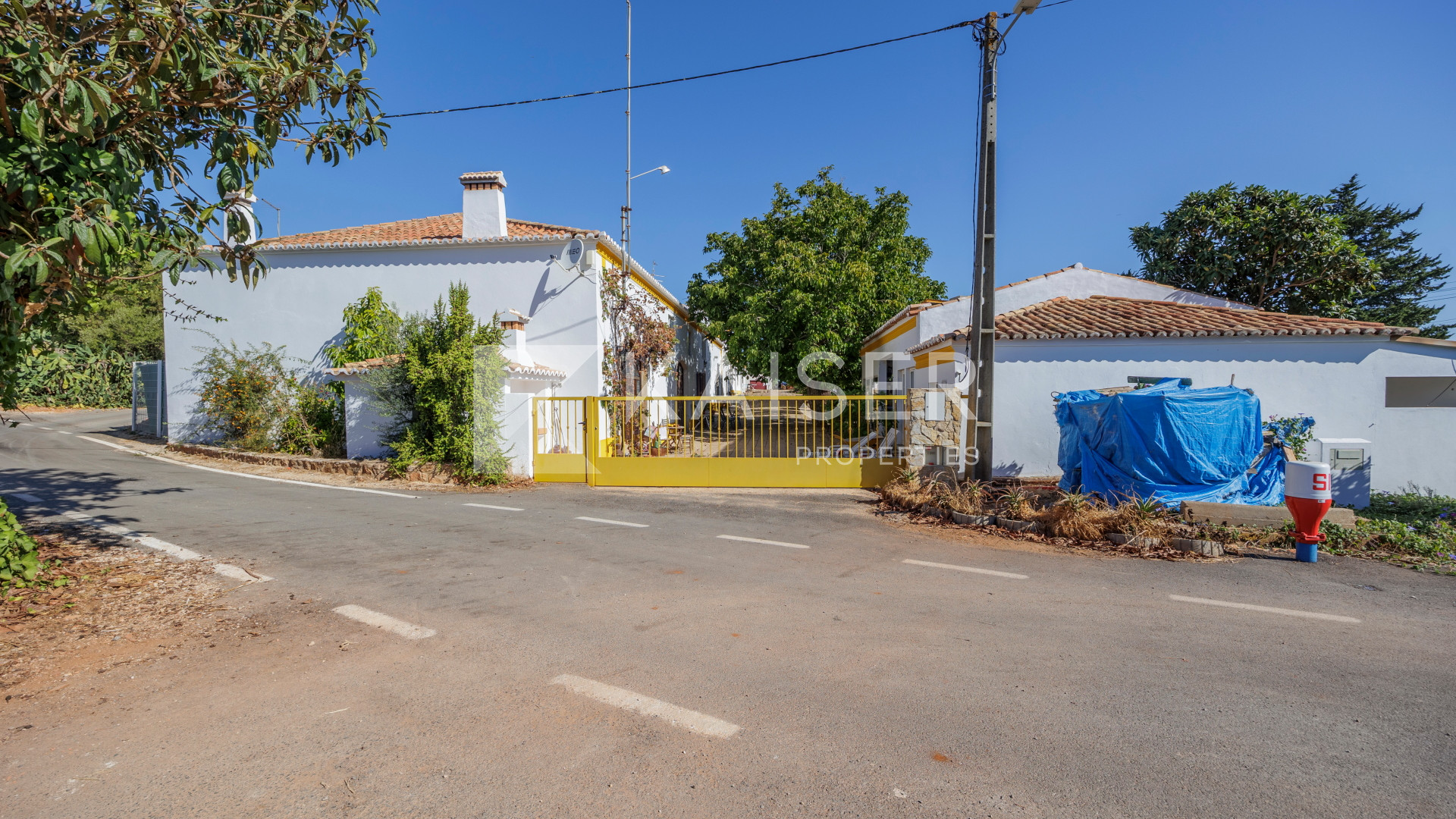 Plot house in Algoz, Portugal – KP1380