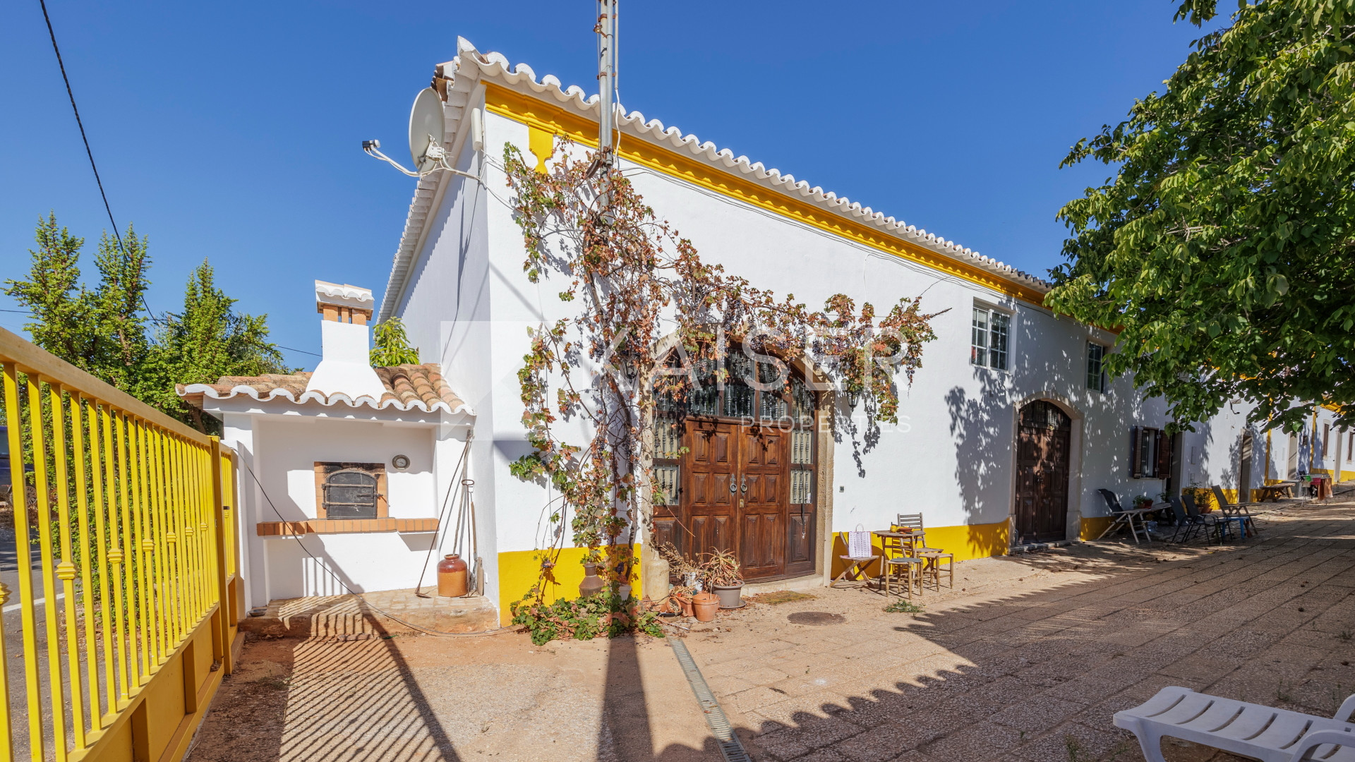 Plot house in Algoz, Portugal – KP1380