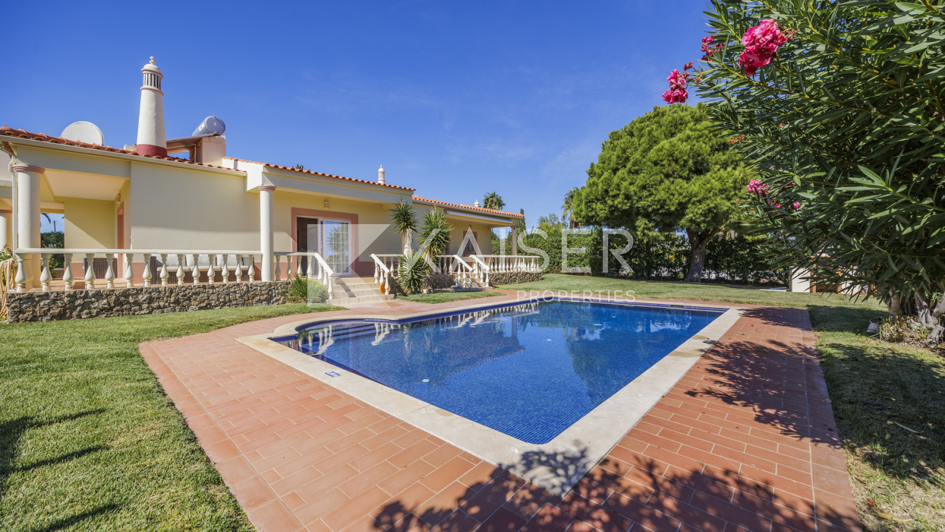 3 bedroom Villa house in Albufeira, Portugal – KP1385