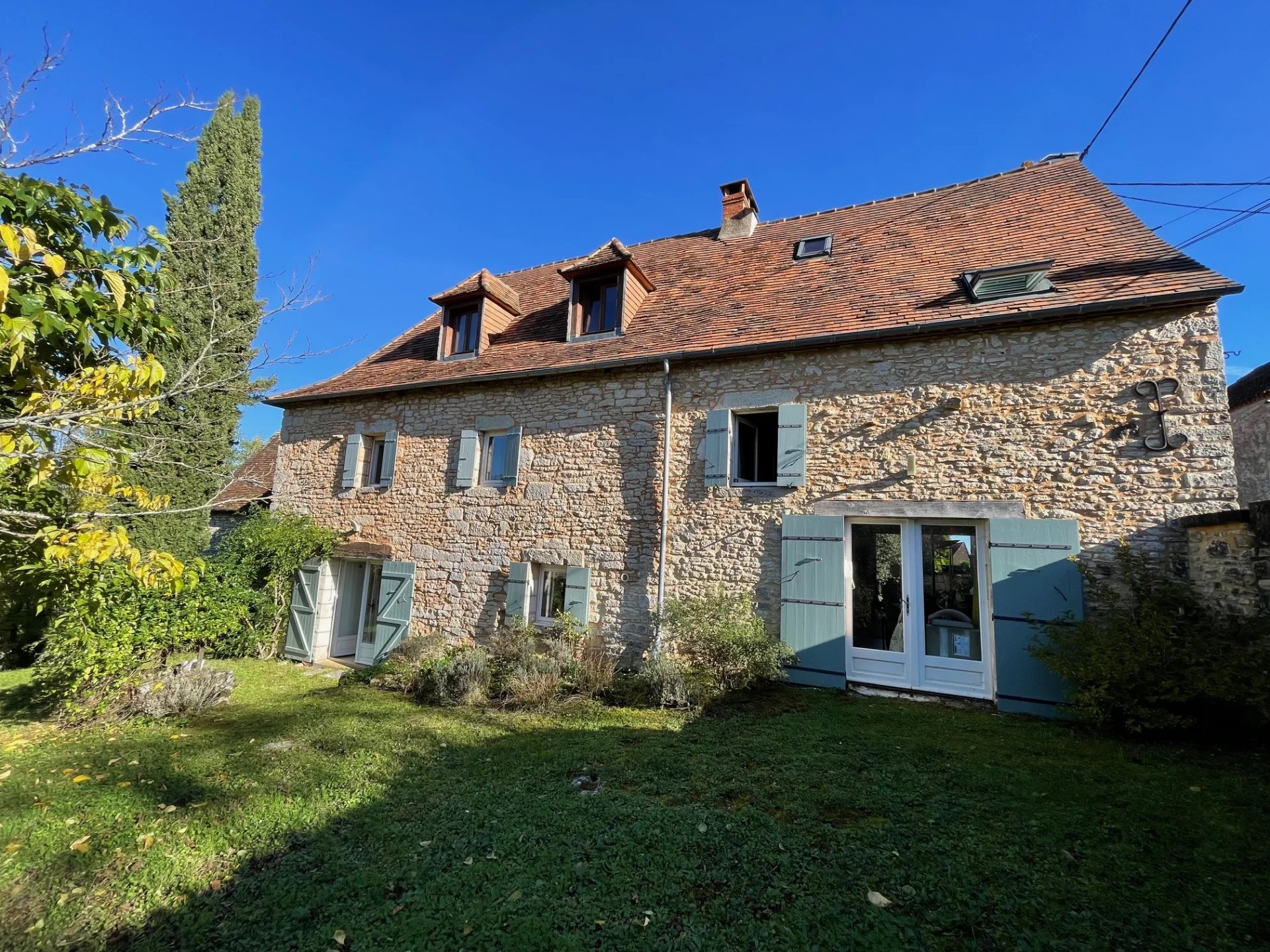 Perigordine house with barn and atelier, Nouvelle-Aquitaine – France – BVI65663