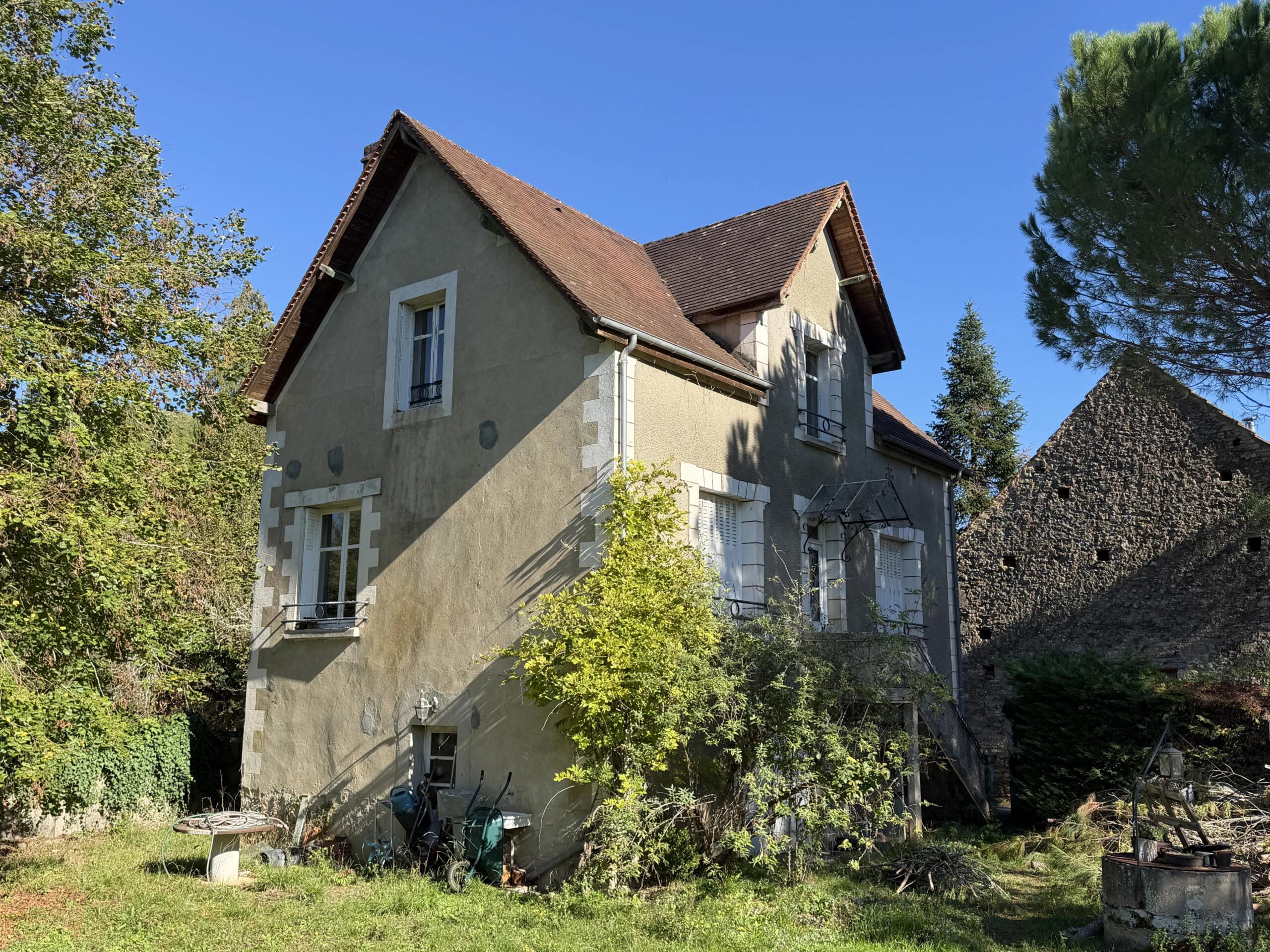 Village House with Garden and Renovation Potential in Daglan, Nouvelle-Aquitaine – France – BVI87370