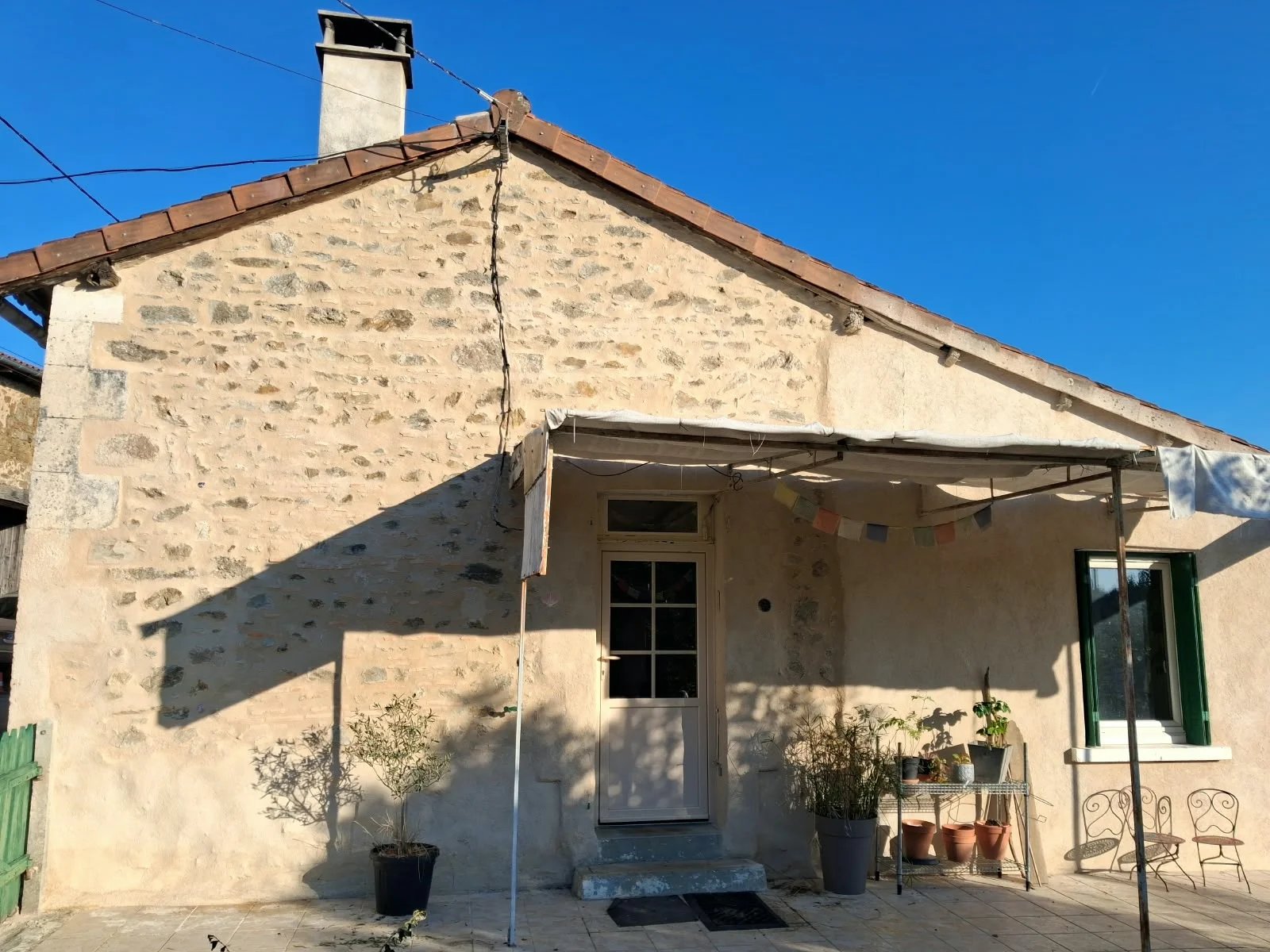 Charming, single-storey stone house in a quient hamlet, Nouvelle-Aquitaine – France – BVI87244