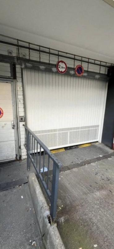 garage/box in Paris, France