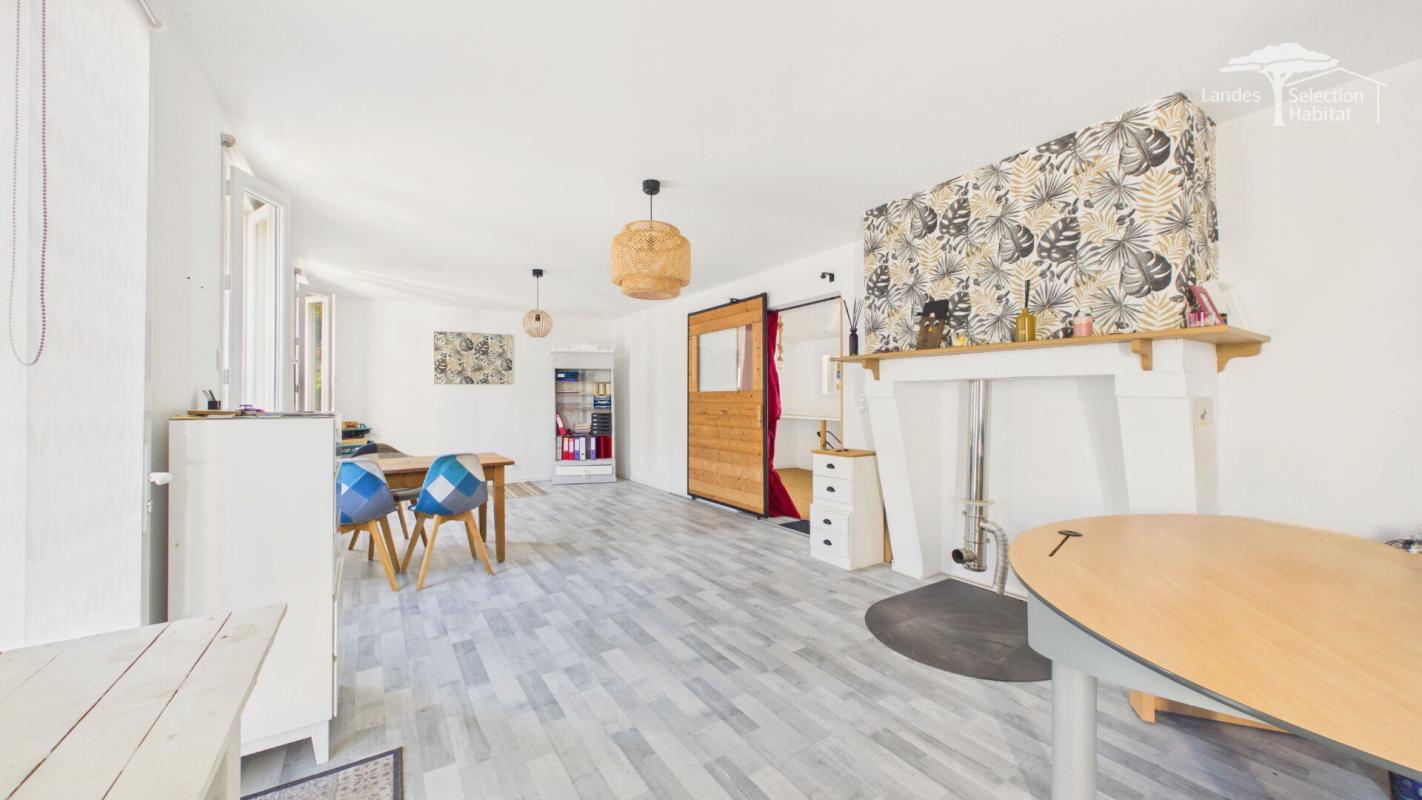 local commercial in Amou, Landes, France