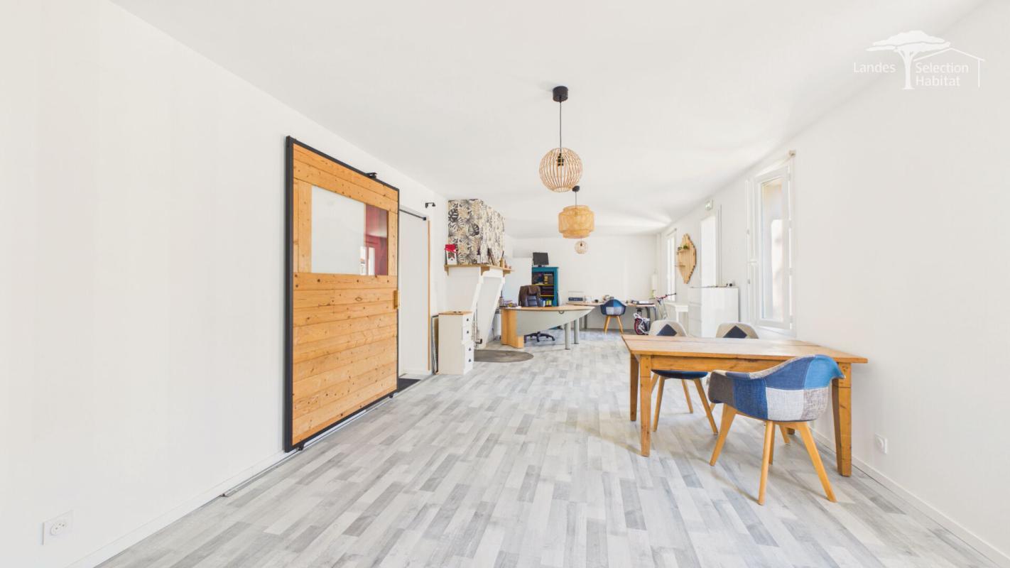 local commercial in Amou, Landes, France