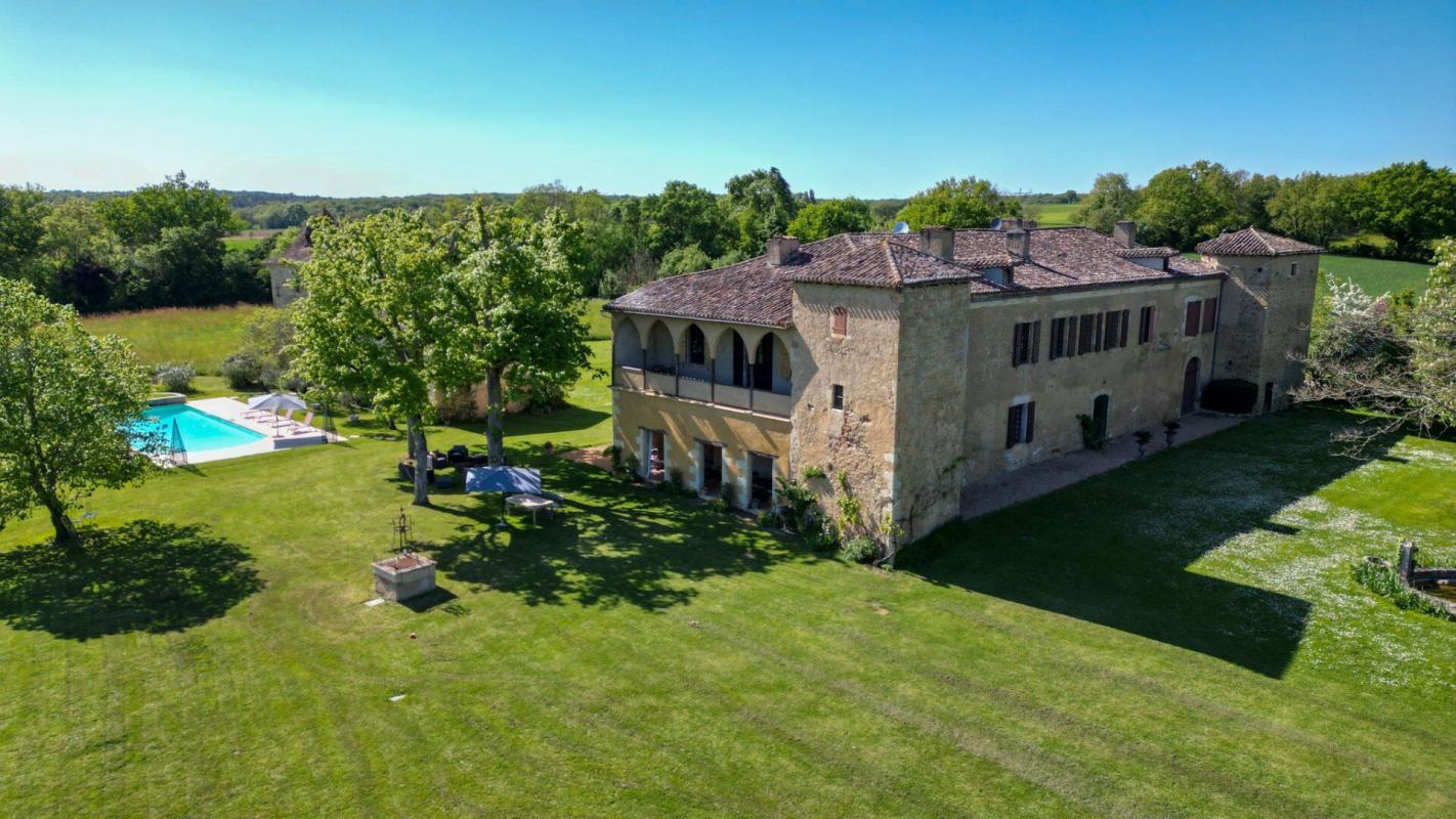 10 bedroom chateau in Lectoure, Gers, France