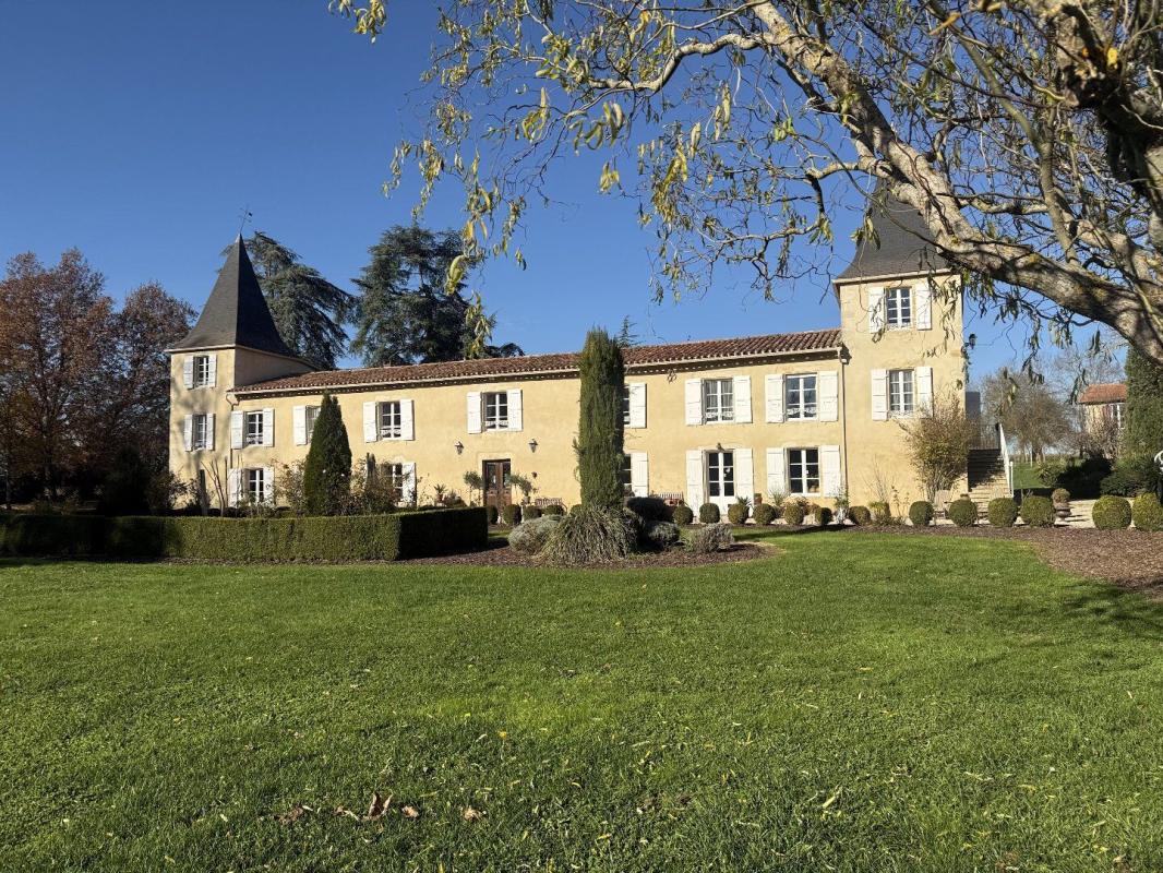 11 bedroom demeure in Condom, Gers, France