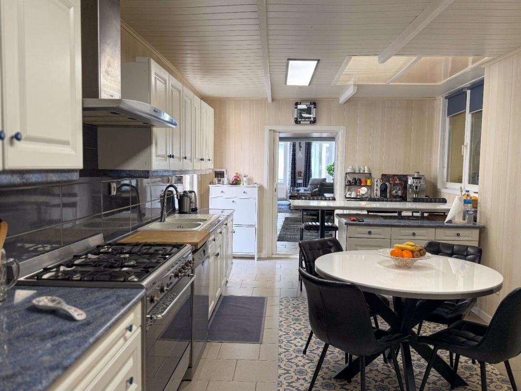 7 bedroom maison recente in Lectoure, Gers, France