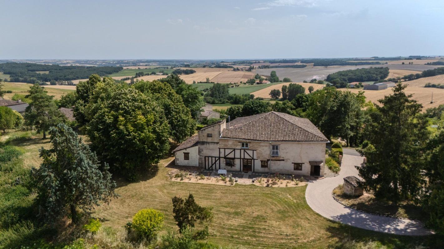 6 bedroom maison de village in Lamothe Cumont, Tarn-et-Garonne, France