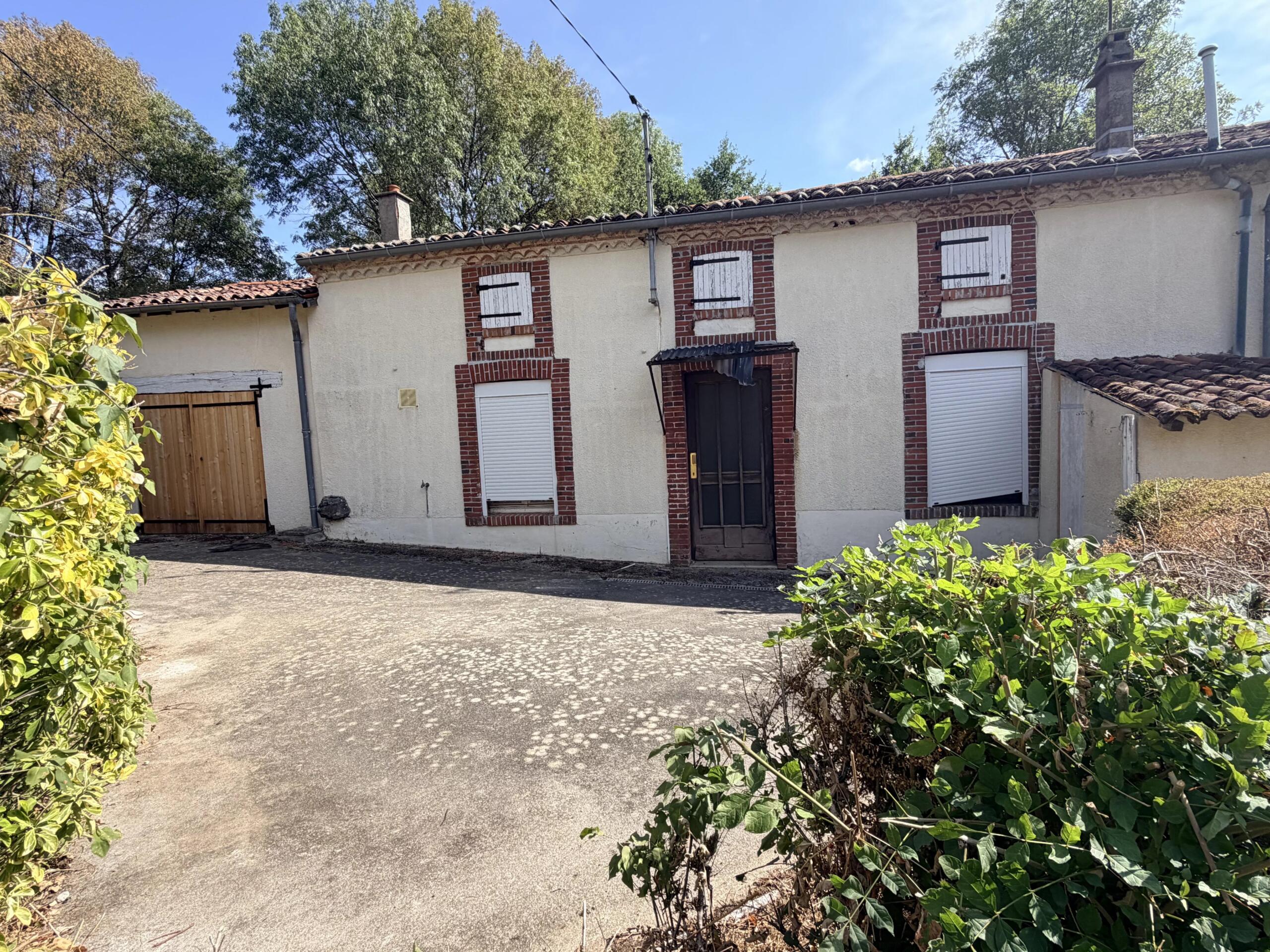 Detached 3 bedroom house in a quiet hamlet, just 10 min from major towns, Nouvelle-Aquitaine – France – BVI86322
