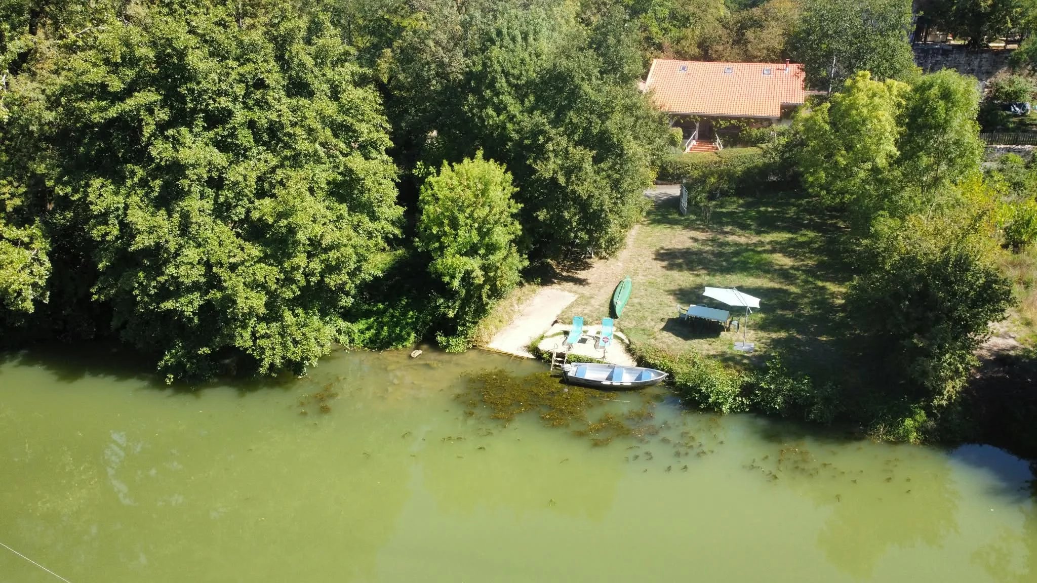 Charming Riverside Property with Private Pontoon near Nérac, Lot et Garonne., Nouvelle-Aquitaine – France – BVI85731