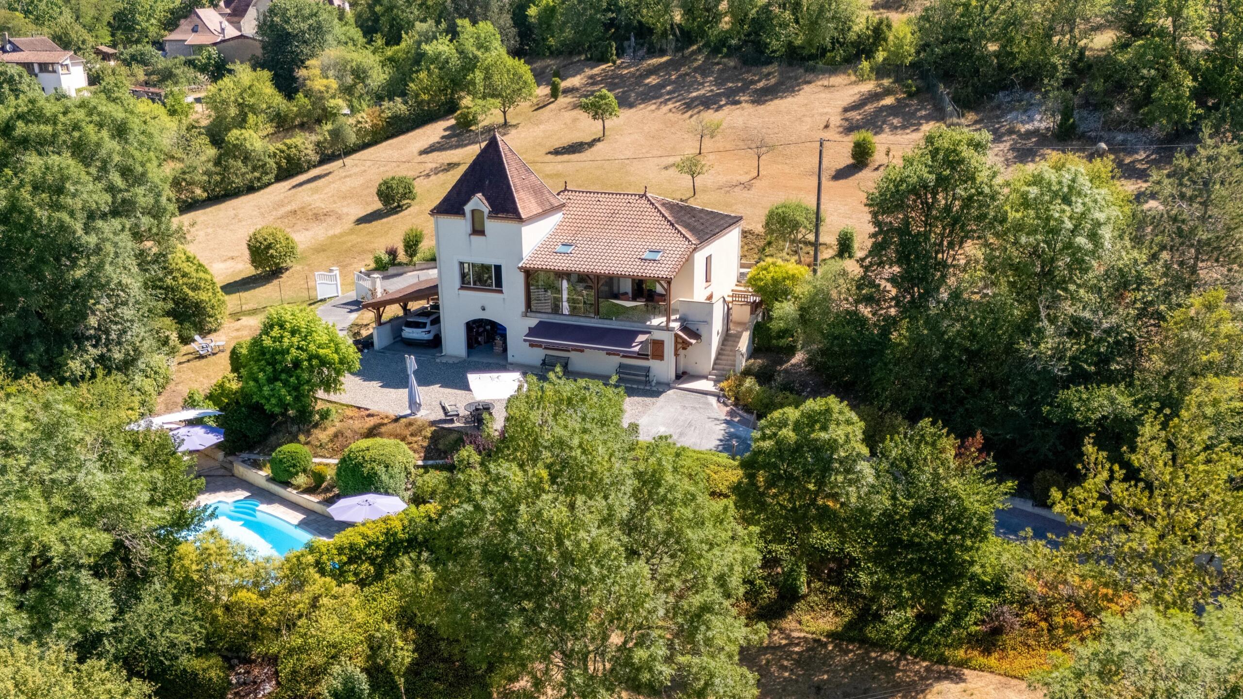Private Four-bedroom home with pool, guest suite & panoramic views near Cahors, Occitanie – France – BVI86282