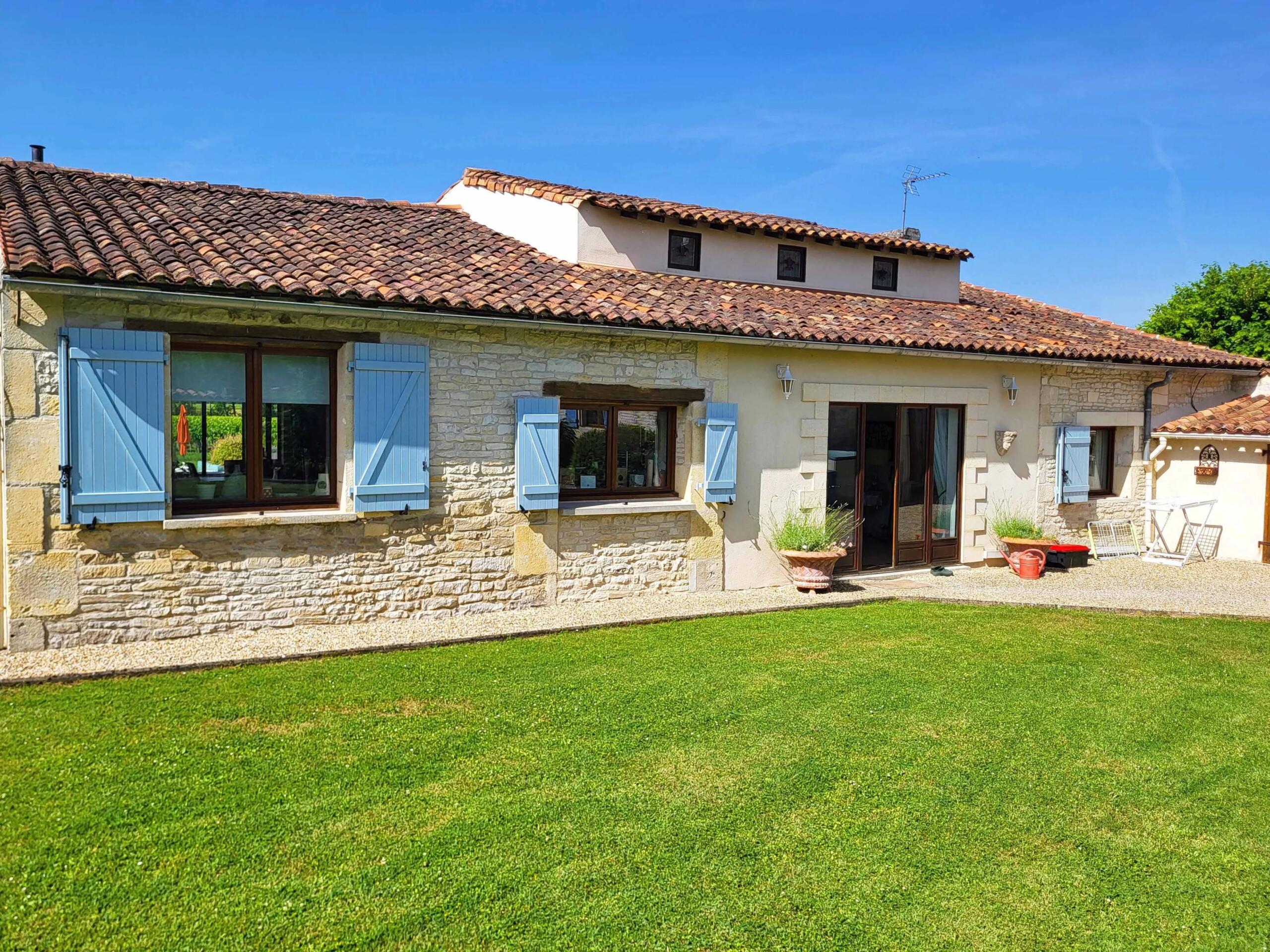 Handsome 4 bedroom family home with large gite and stunning pool, close to Cognac, Nouvelle-Aquitaine – France – BVI85498