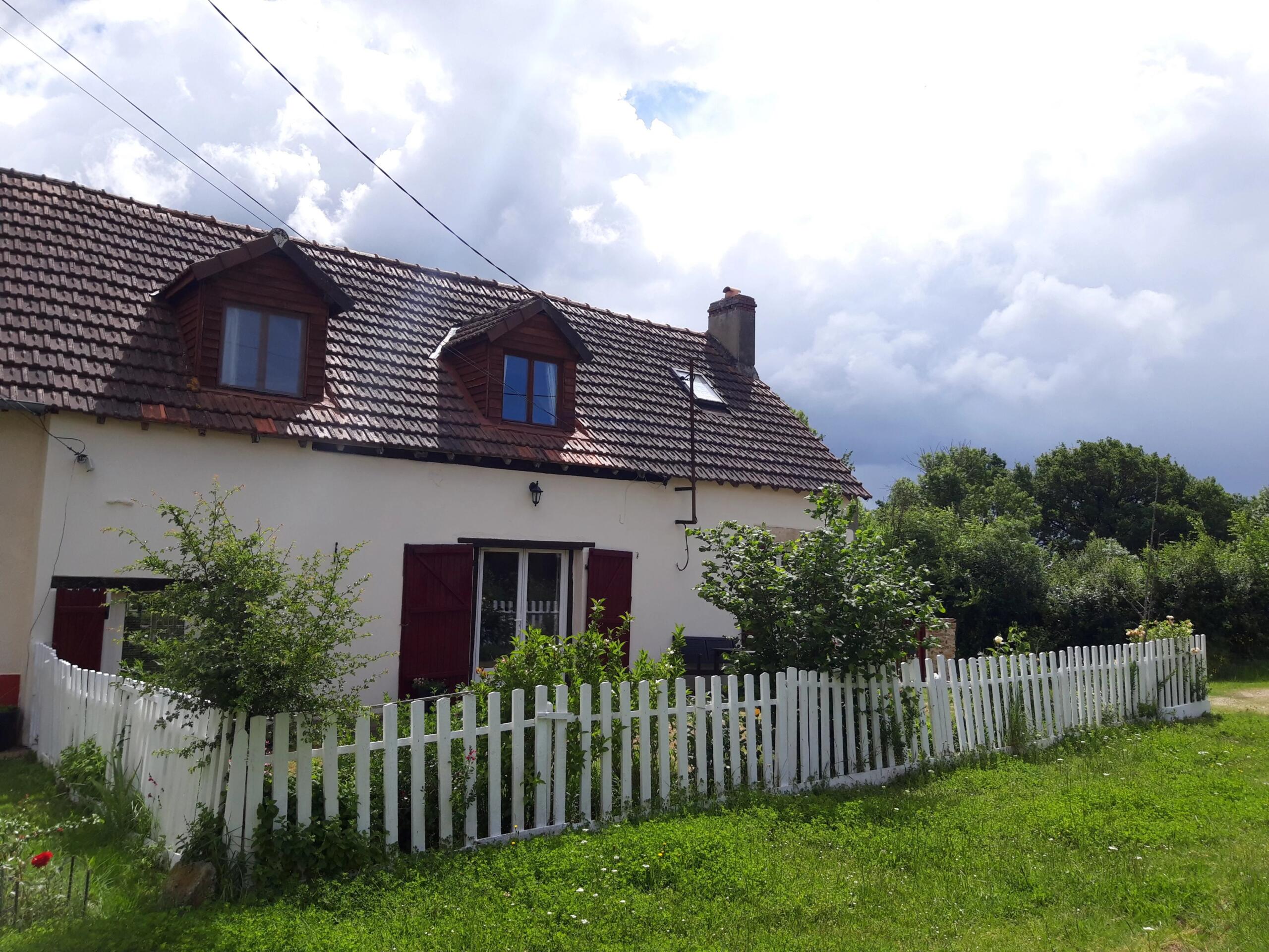 Pretty 3 bedroom cottage with outstanding views, Centre-Val de Loire – France – BVI85593
