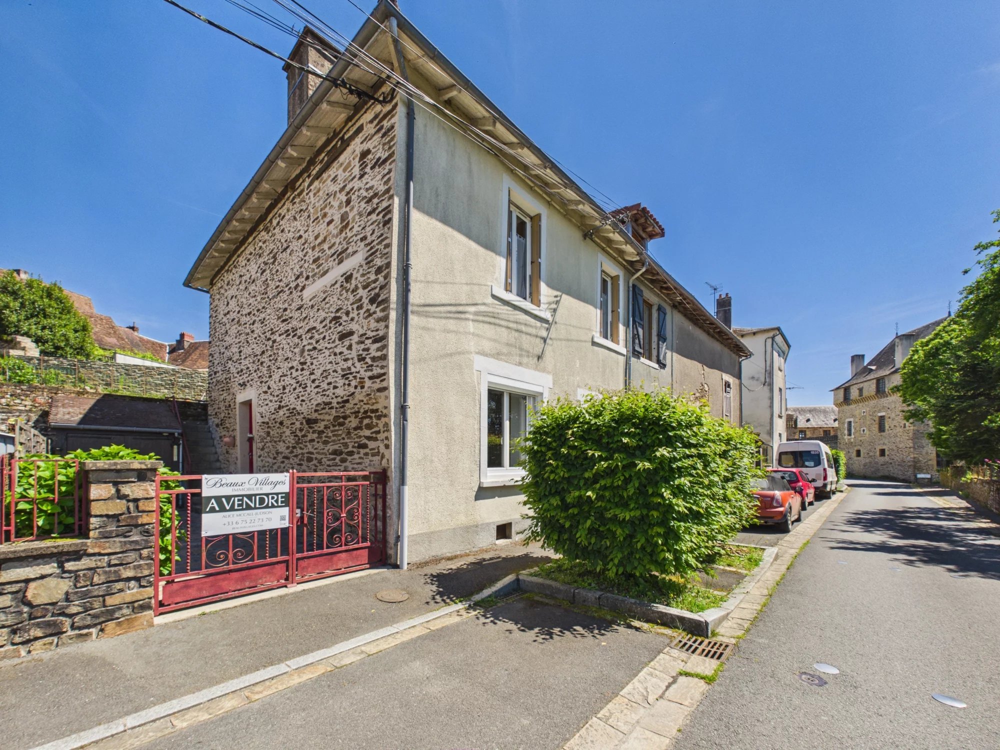 Charming 2 Bed Village Home with Garden & Château Views, Nouvelle-Aquitaine – France – BVI85468