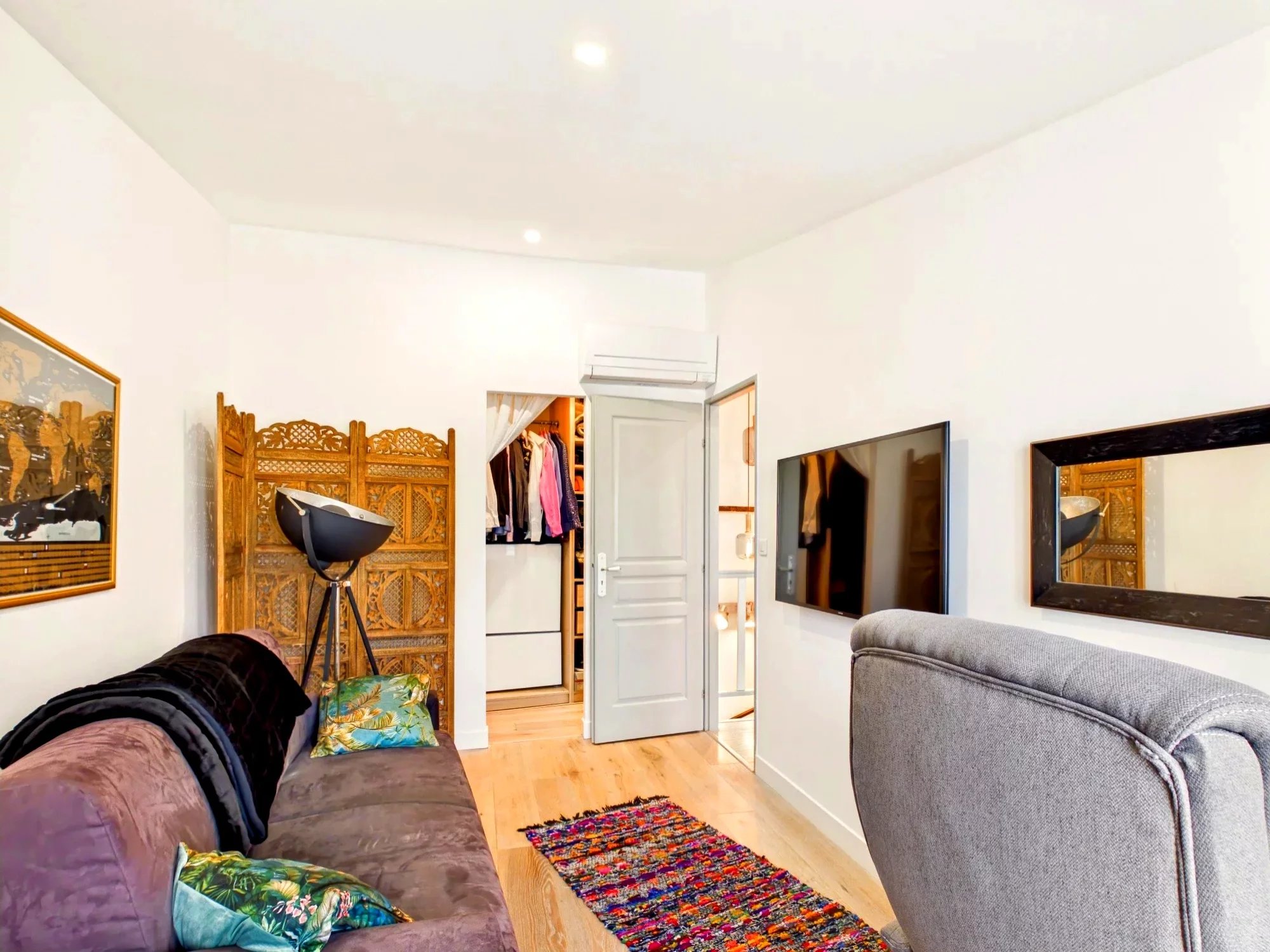Renovated townhouse with terrace, garage and independent studio, Provence-Alpes-Côte d’Azur – France – BVI86082