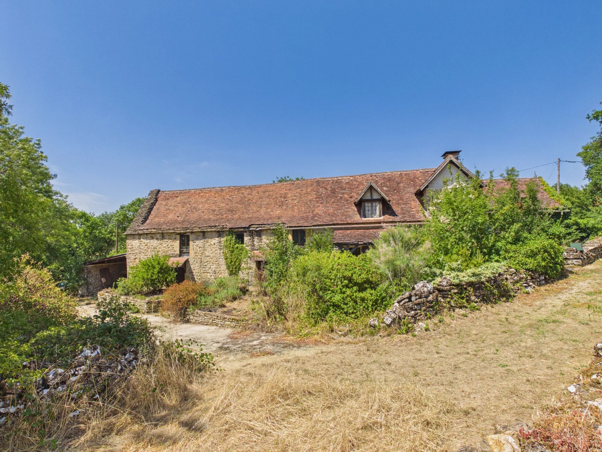 Sector Tarn-Et-Garonne, Charming 2-Bedroom Stone House in Puylagarde, Occitanie – France – BVI85745