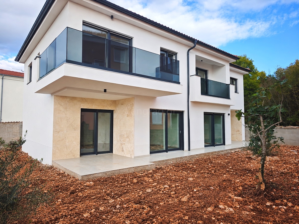 3 bedroom villa in Malinska-Dubašnica, Croatia – 103754