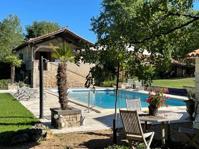 Charming Stone Property with Pool, Guest Studio and Equestrian Potential, Nouvelle-Aquitaine – France – BVI82542