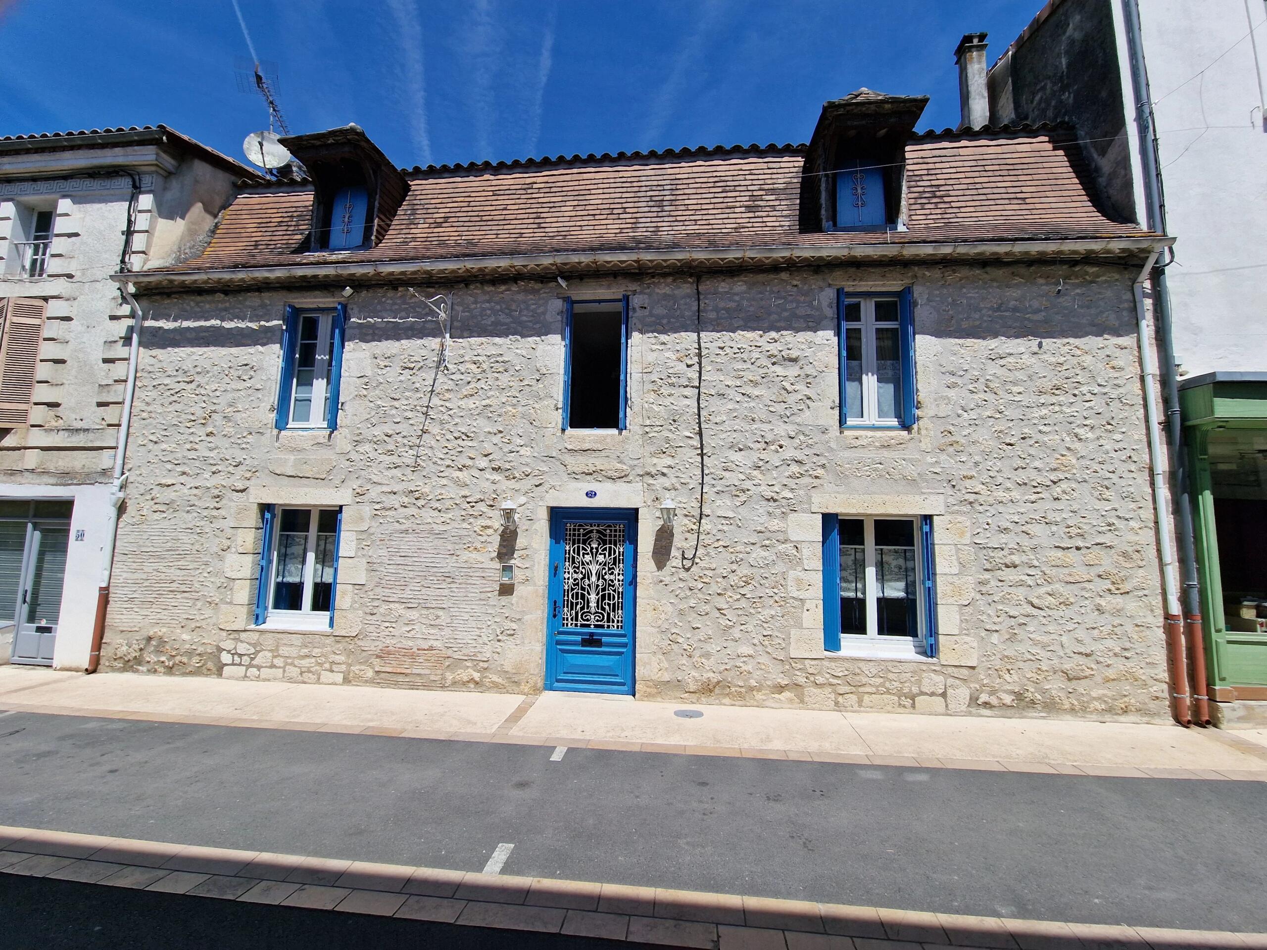 Exceptional Character Townhouse in the Heart of Eymet, Nouvelle-Aquitaine – France – BVI84044
